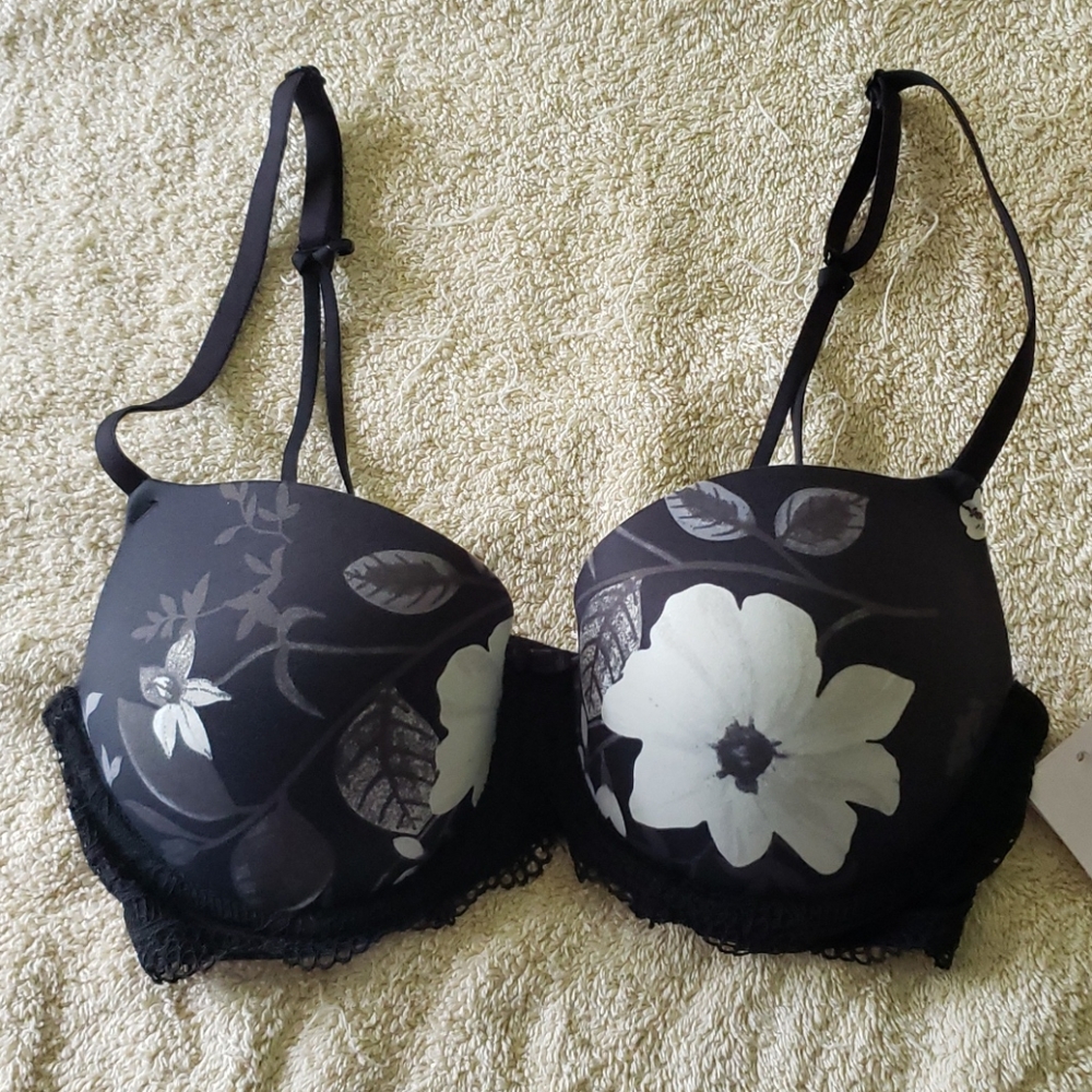 NWT 32C Demi coverage light lift Tshirt Bra
